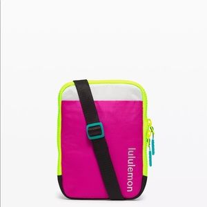 LULULEMON EASY ACCESS CROSSBODY BAG